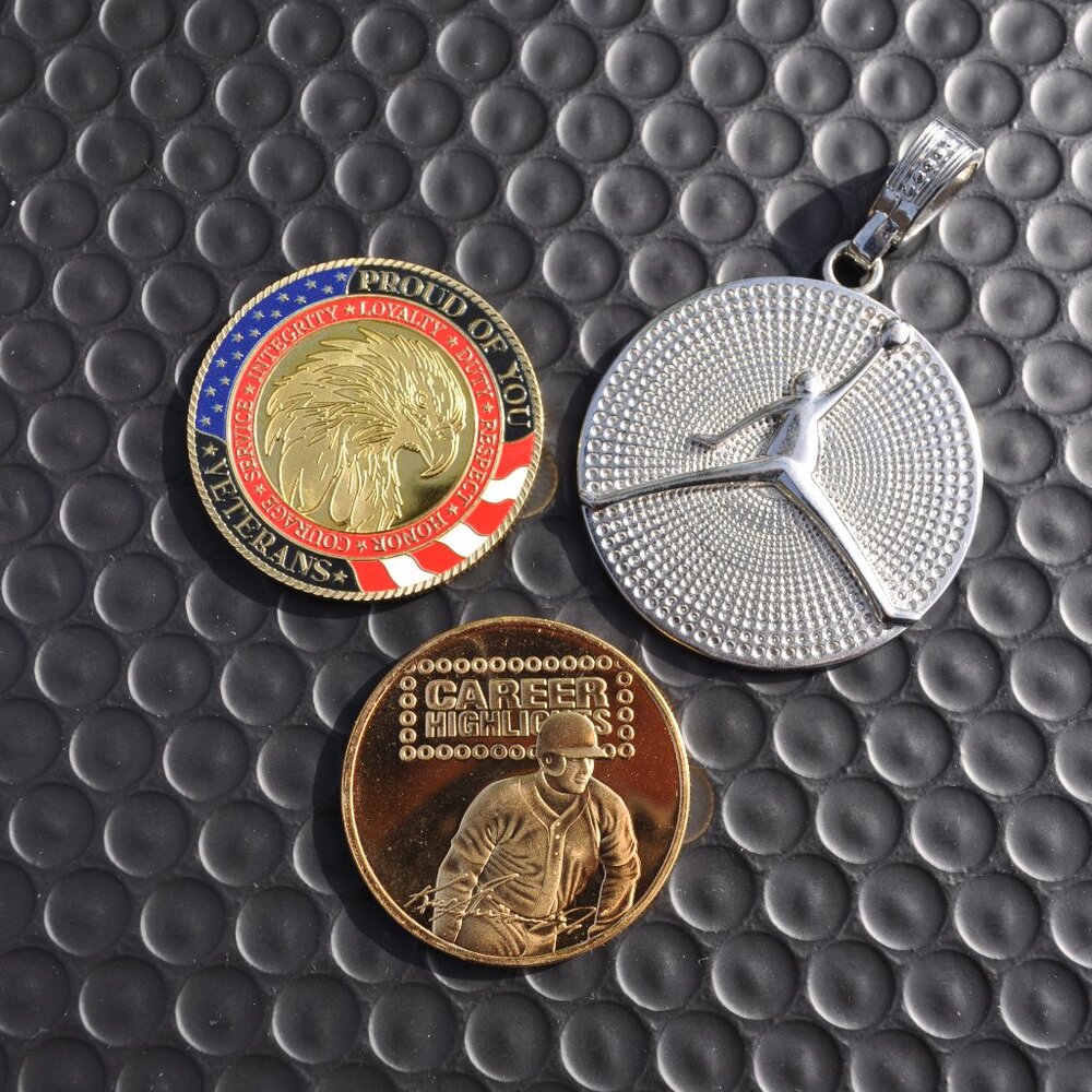 Michael Jordan Jumpman Ken Griffey Jr. 1997 MLB Military Appreciation coins